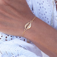 Load image into Gallery viewer, Bracelet 14K Gold Plated with Sea Shell
