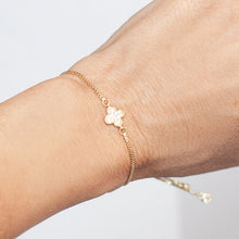 Load image into Gallery viewer, Bracelet 4 Leaf Clover with Cubic Zirconia and 14K Gold Plated

